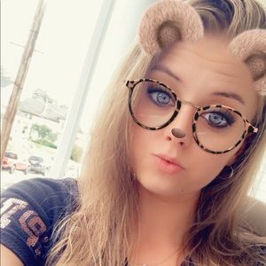 Meet your Posher, Karissa